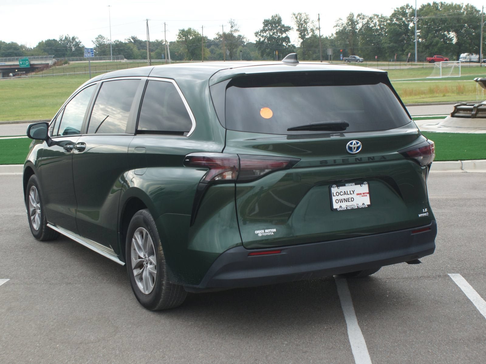 Used 2024 Toyota Sienna LE FWD image 16