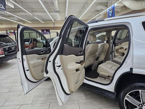 Used 2017 GMC Acadia Denali image 15