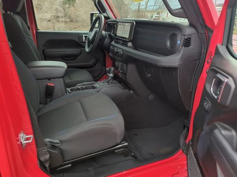 Used 2025 Jeep Wrangler Unlimited Rubicon 4xe w/ Safety Group image 38