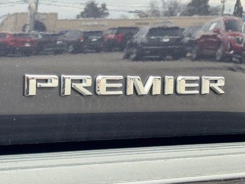 Used 2025 Chevrolet Suburban Premier image 10
