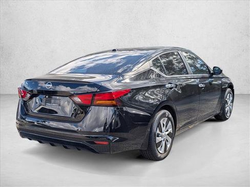 Certified 2025 Nissan Altima 2.5 S image 2