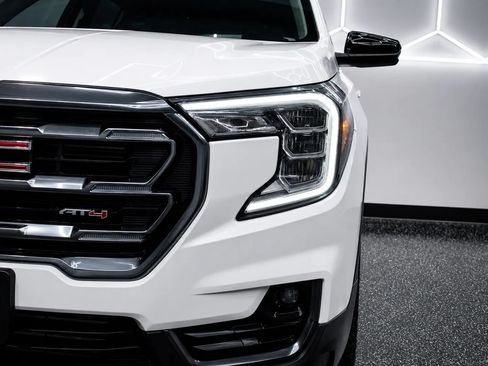 Used 2024 GMC Terrain AT4 AWD/4WD image 6