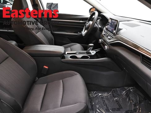 Used 2023 Nissan Altima 2.5 SV FWD image 24