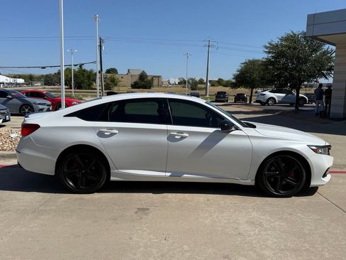 Used 2021 Honda Accord Sport image 6