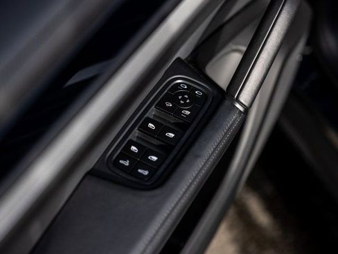 Certified 2025 Porsche Cayenne S AWD/4WD image 34