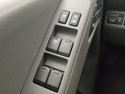 Used 2019 Nissan Frontier SV image 27