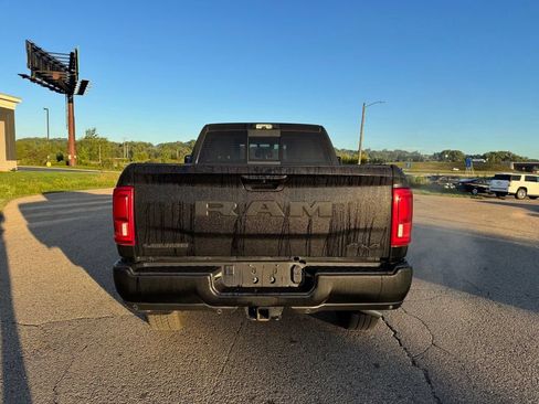 Used 2025 RAM 2500 Laramie AWD/4WD image 15