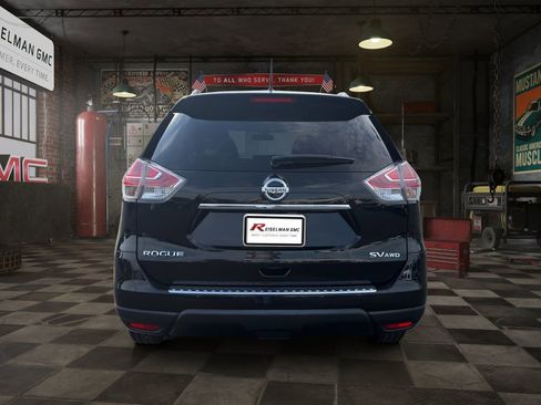 Used 2016 Nissan Rogue SV AWD/4WD image 4