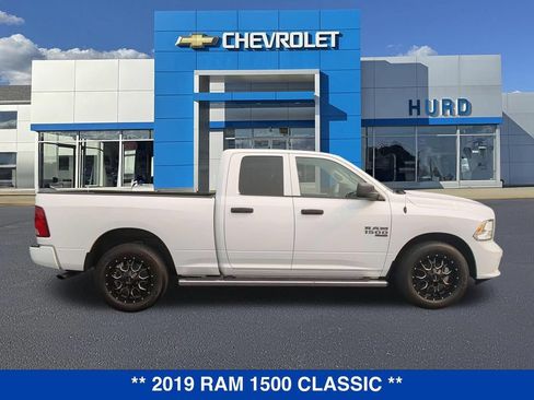 Used 2019 RAM 1500 Express w/ Express Value Package AWD/4WD image 3