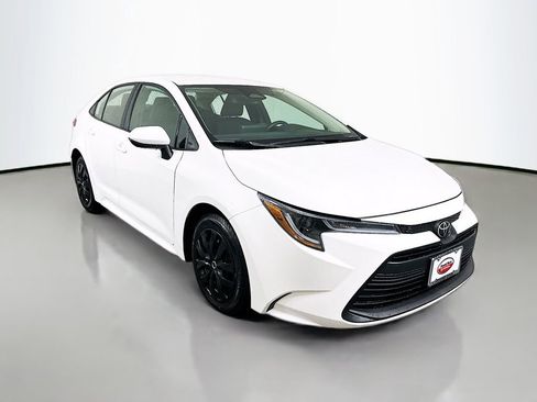 Certified 2024 Toyota Corolla LE FWD image 3
