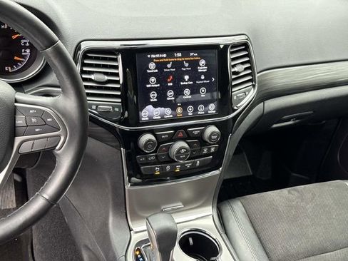 Used 2020 Jeep Grand Cherokee Altitude image 20