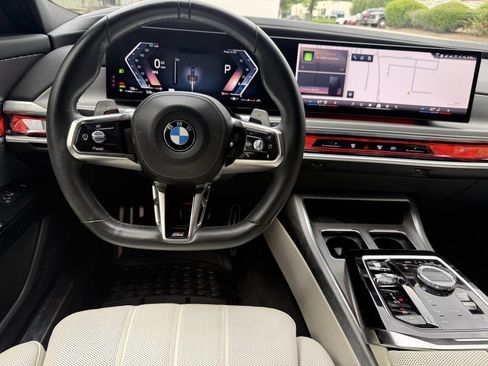 Used 2023 BMW 760i xDrive AWD/4WD image 3