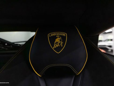 Used 2022 Lamborghini Huracan EVO image 29