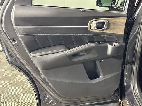 Used 2023 Kia Sorento SX Prestige image 20