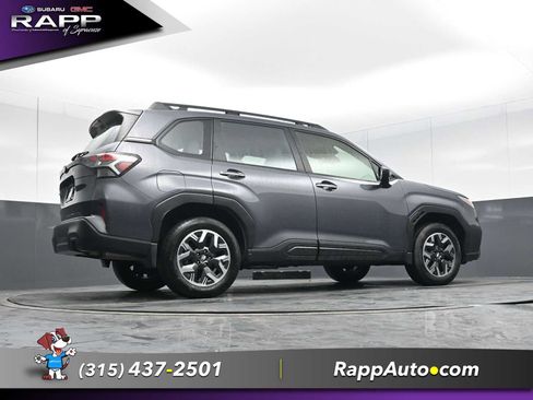 Used 2025 Subaru Forester AWD/4WD image 28