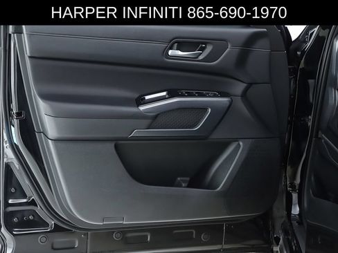 Used 2024 Nissan Pathfinder SL w/ SL Premium Package AWD/4WD image 19