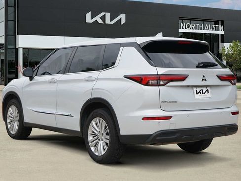 Used 2022 Mitsubishi Outlander ES FWD image 4