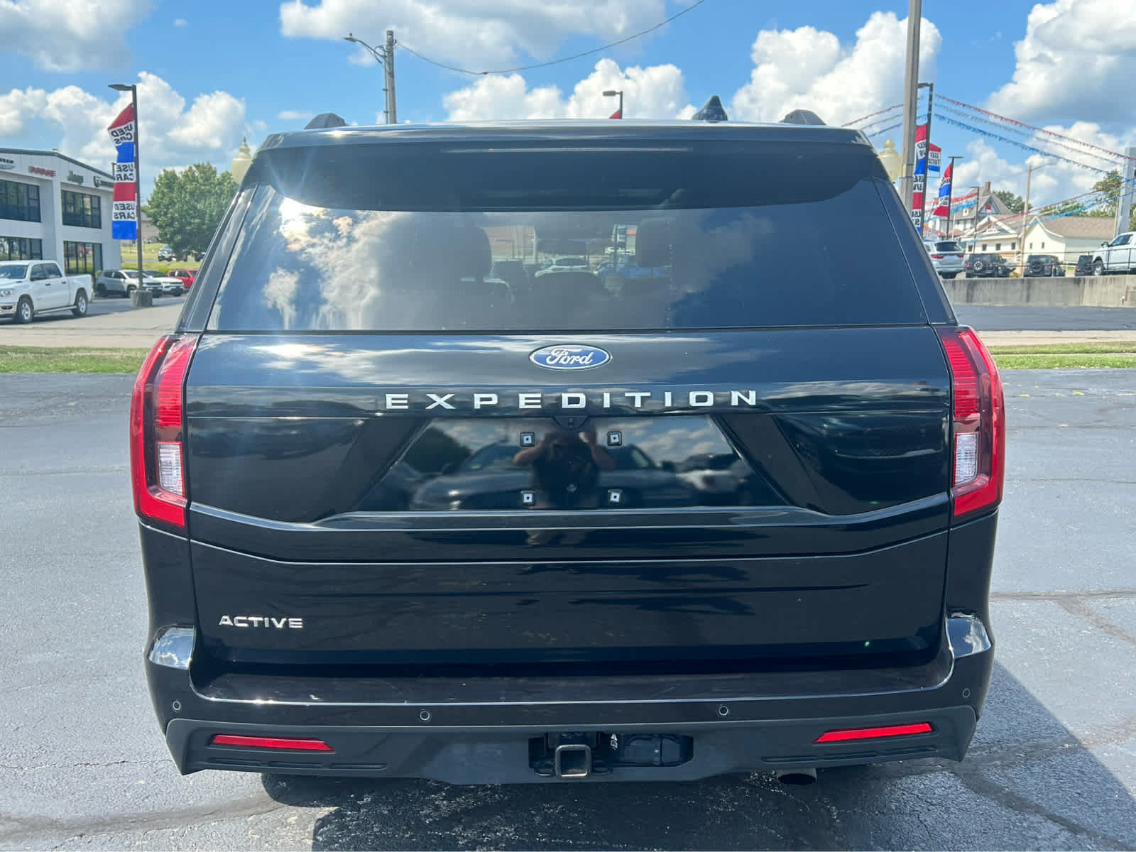 Certified 2025 Ford Expedition Active AWD/4WD image 6