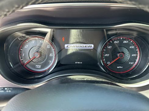Used 2018 Dodge Charger SXT w/ Blacktop Package RWD image 17