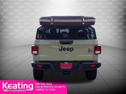 Used 2022 Jeep Gladiator Sport AWD/4WD image 7