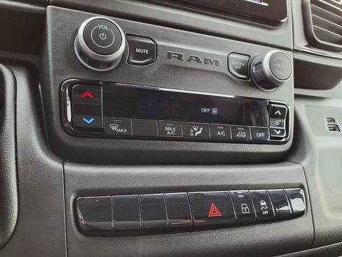 Used 2023 RAM ProMaster 2500 image 5