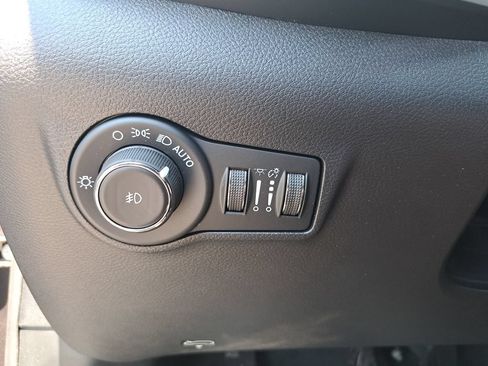 Certified 2022 Jeep Compass Latitude AWD/4WD image 25