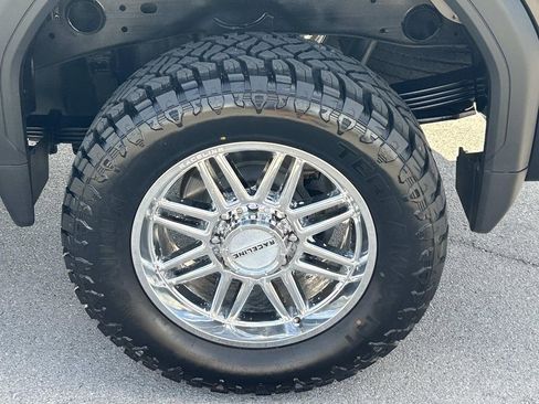 Used 2021 GMC Sierra 2500 4x4 Crew Cab w/ Gooseneck/5TH Wheel Package image 16