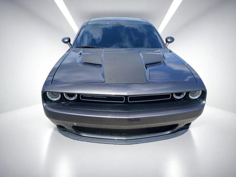 Used 2019 Dodge Challenger SXT RWD image 3