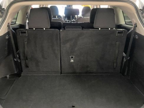 Used 2024 Toyota Highlander LE image 16