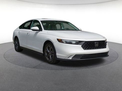 Used 2023 Honda Accord EX image 8