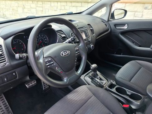 Used 2017 Kia Forte LX w/ LX Popular Package FWD image 9