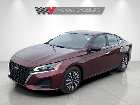 Used 2025 Nissan Altima 2.5 SV FWD image 4