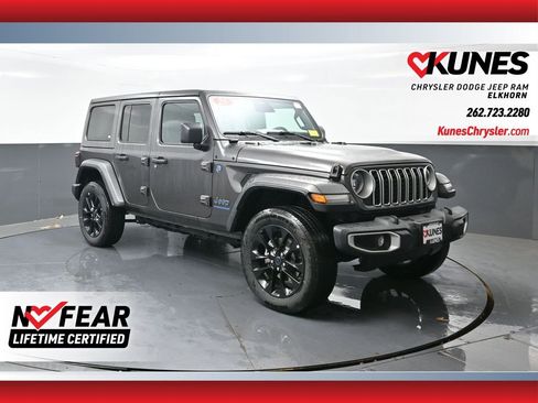 Used 2025 Jeep Wrangler Unlimited Sahara w/ Safety Group AWD/4WD image 1