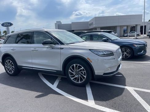 Used 2022 Lincoln Corsair FWD w/ Equipment Group 101A image 2