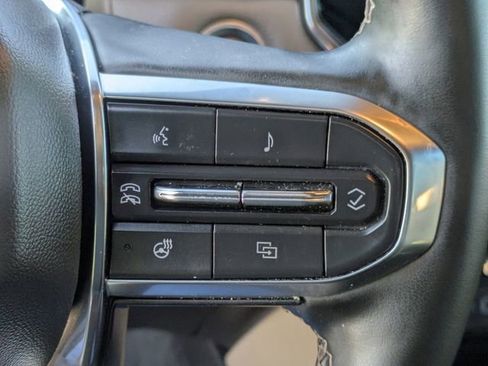 Used 2024 GMC Canyon Denali image 20