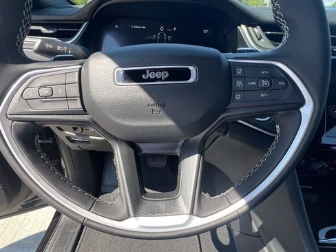 New 2025 Jeep Grand Cherokee L Altitude image 14