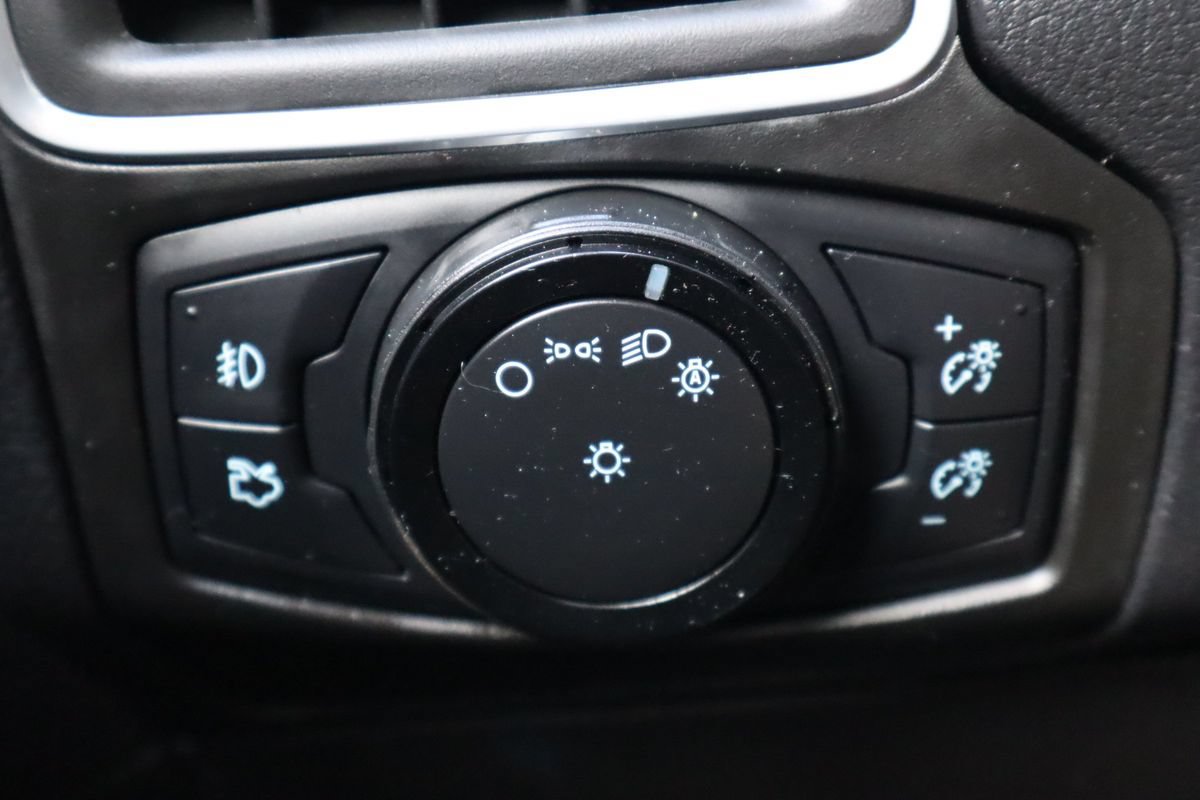 Used 2014 Ford Focus Titanium FWD image 28