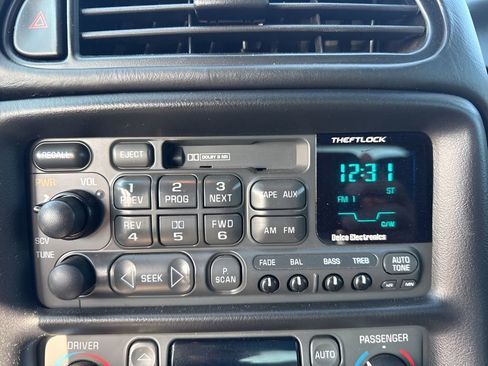 Used 1998 Chevrolet Corvette Coupe w/ Roof Pkg RWD image 12