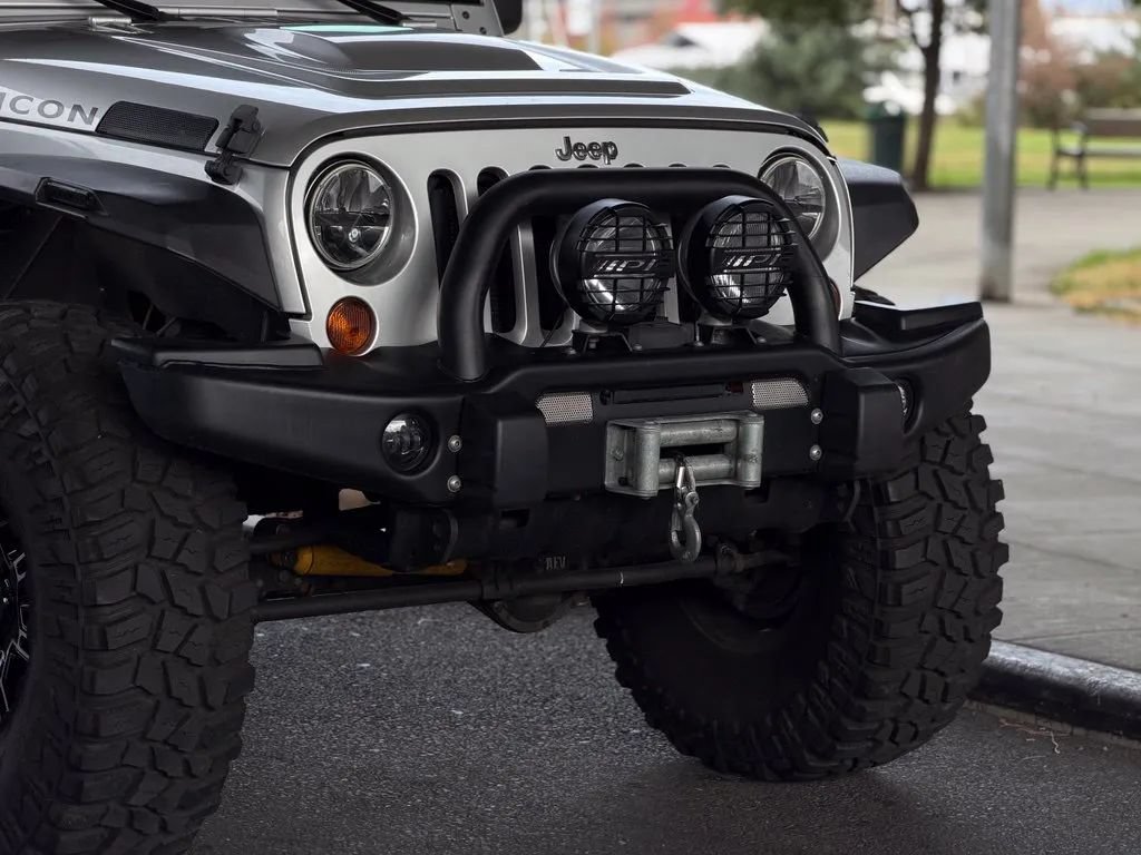 Used 2011 Jeep Wrangler Unlimited Rubicon w/ Dual Top Group AWD/4WD image 10