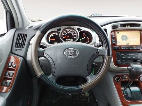 Used 2007 Toyota Highlander Limited AWD/4WD image 10