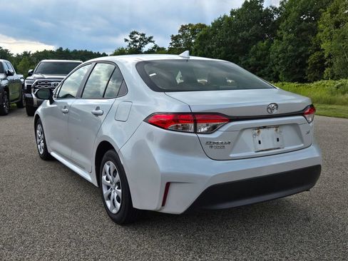 Used 2024 Toyota Corolla LE FWD image 3