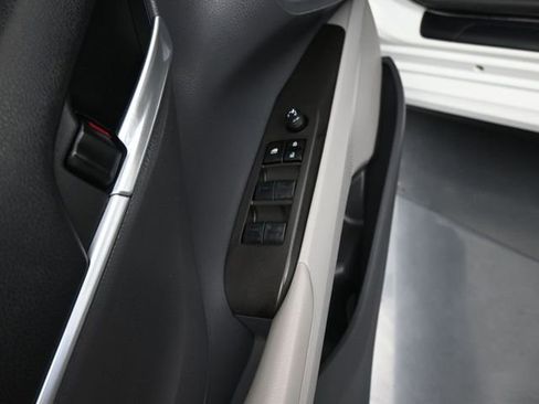 Used 2023 Toyota Camry SE image 10