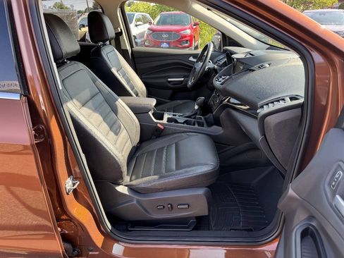 Used 2017 Ford Escape Titanium w/ Equipment Group 301A AWD/4WD image 33