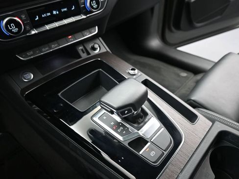 Used 2023 Audi Q5 2.0T Premium w/ Convenience Package image 16