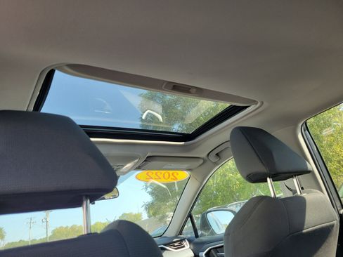 Used 2022 Toyota RAV4 XLE image 12