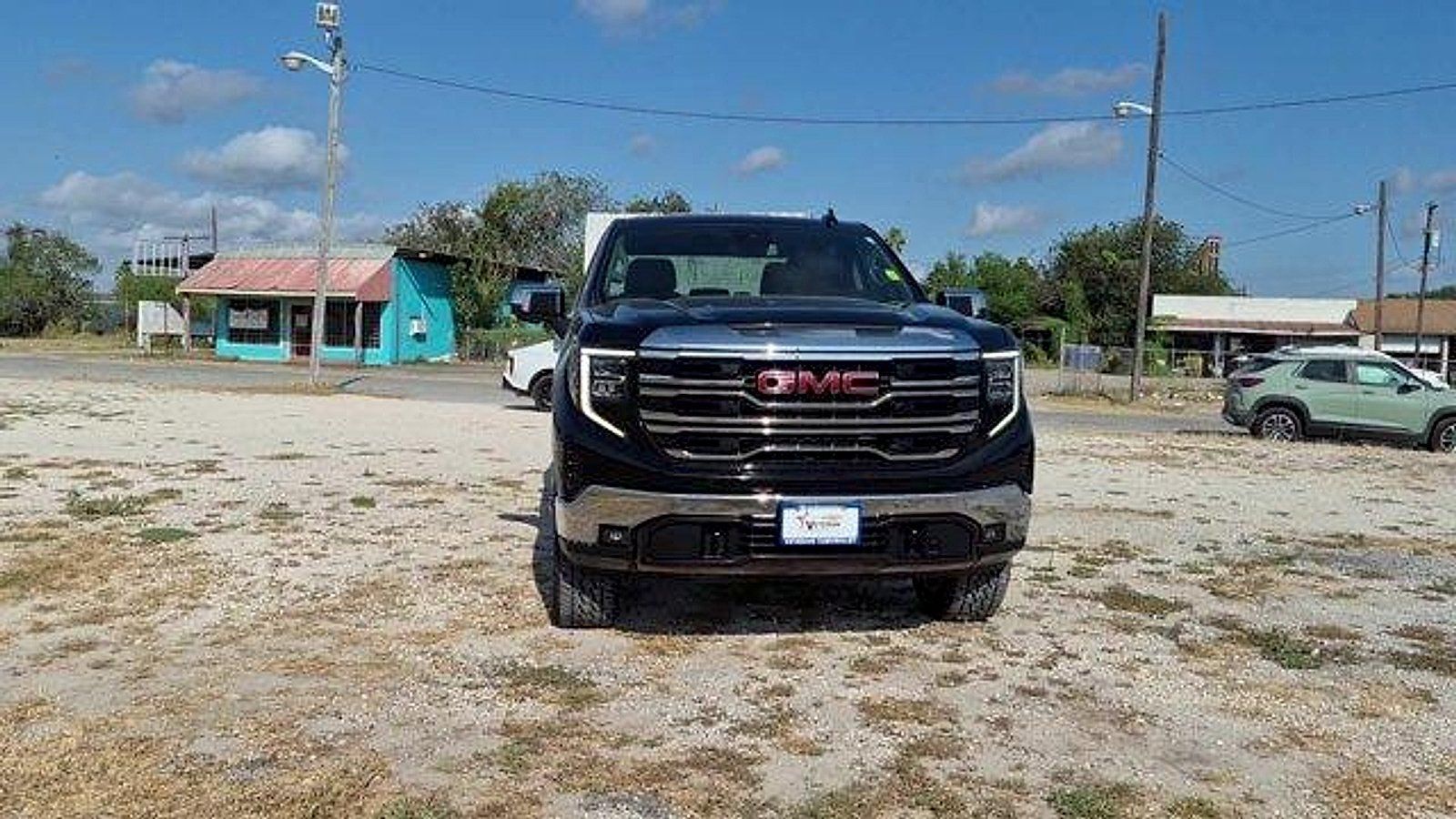 Used 2023 GMC Sierra 1500 SLT AWD/4WD image 3