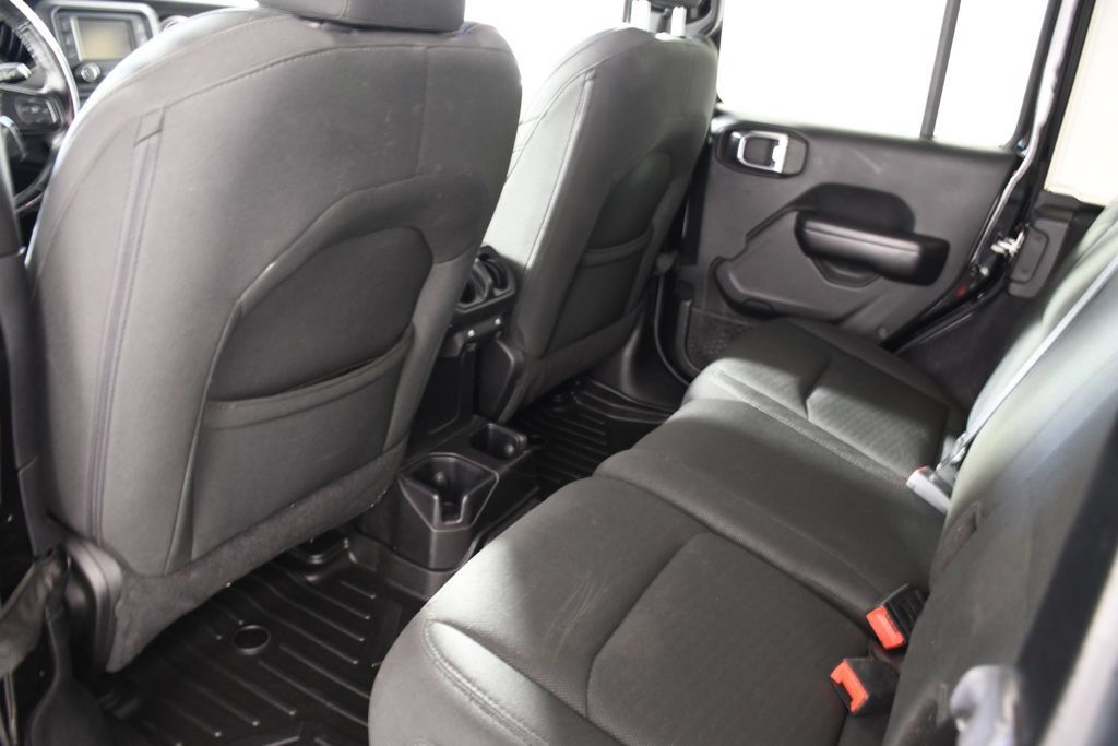Used 2018 Jeep Wrangler Unlimited Sport S AWD/4WD image 25