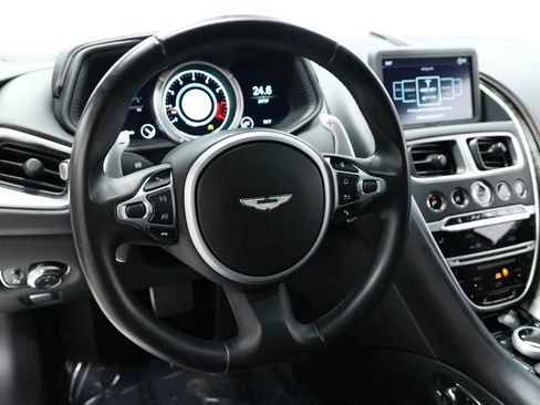 Used 2018 Aston Martin DB11 Coupe image 20