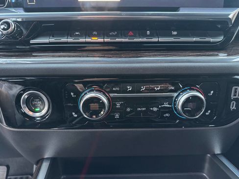 Used 2024 GMC Sierra 1500 Elevation image 29