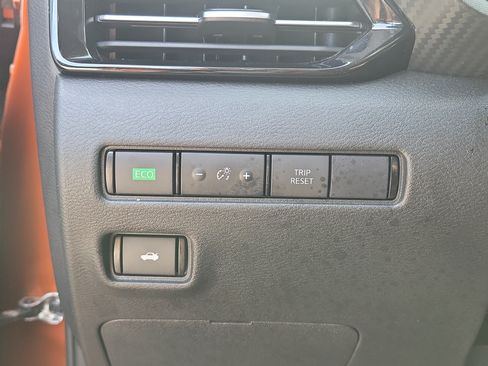 Certified 2024 Nissan Sentra SR w/ Lighting Package FWD image 31